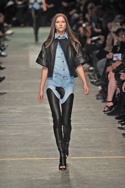 Look 29